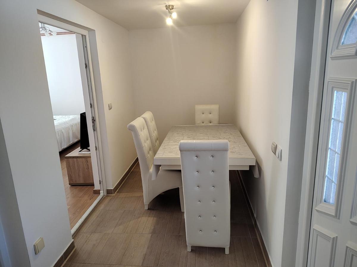 Apartman Anastasija Surčin Εξωτερικό φωτογραφία