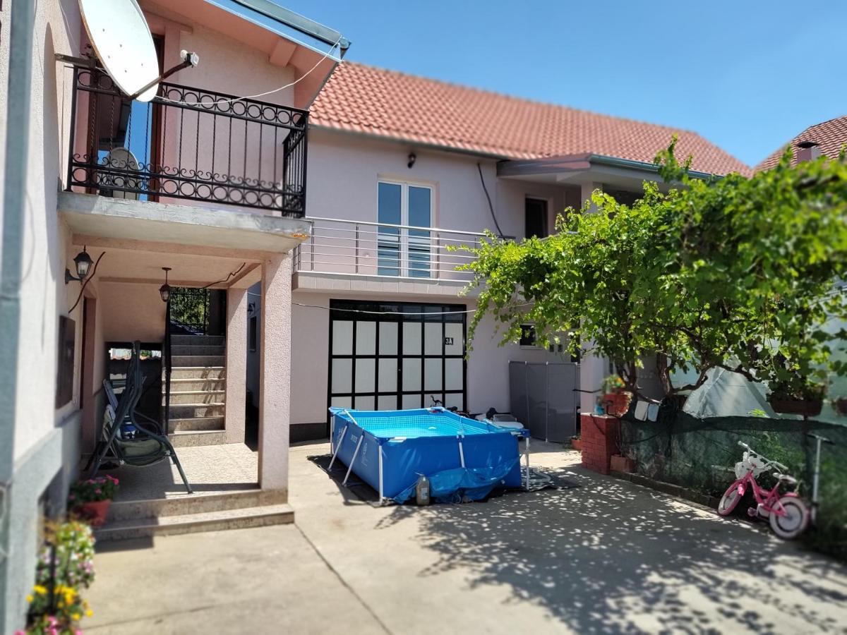 Apartman Anastasija Surčin Εξωτερικό φωτογραφία