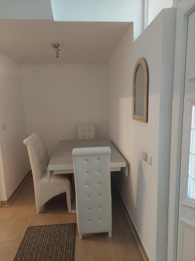 Apartman Anastasija Surčin Εξωτερικό φωτογραφία
