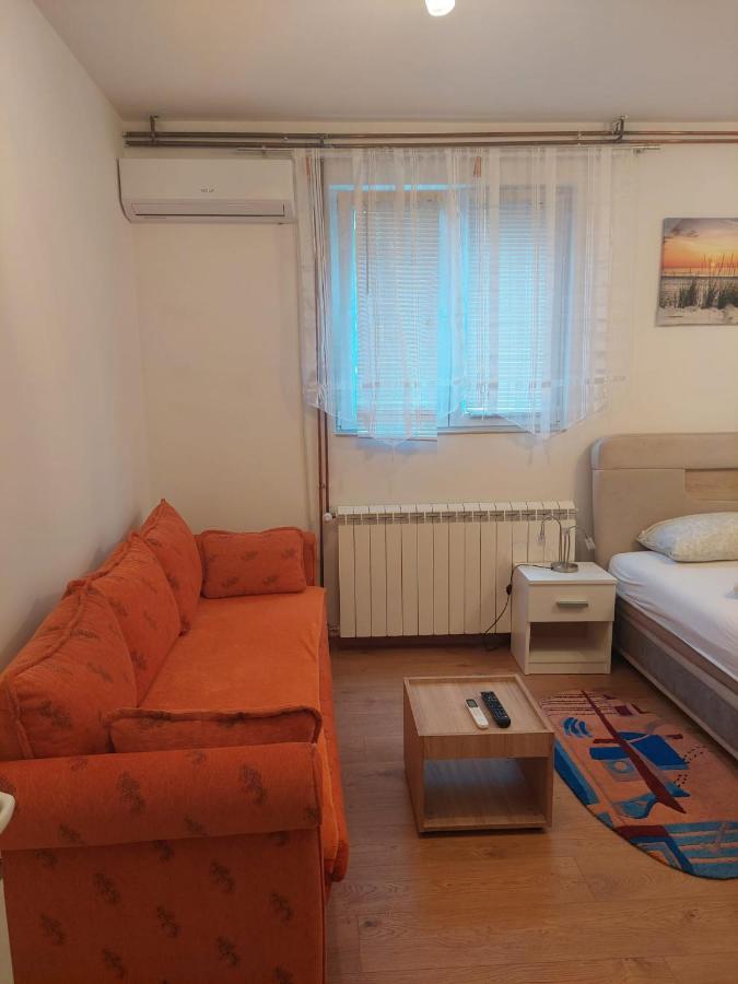 Apartman Anastasija Surčin Εξωτερικό φωτογραφία